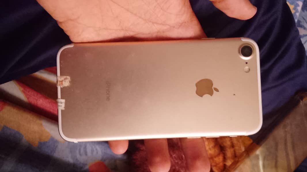 Apple iPhone 7 0