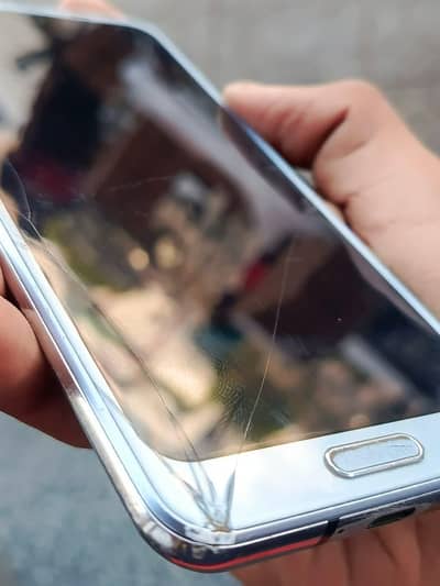 Sharp Aquos R2