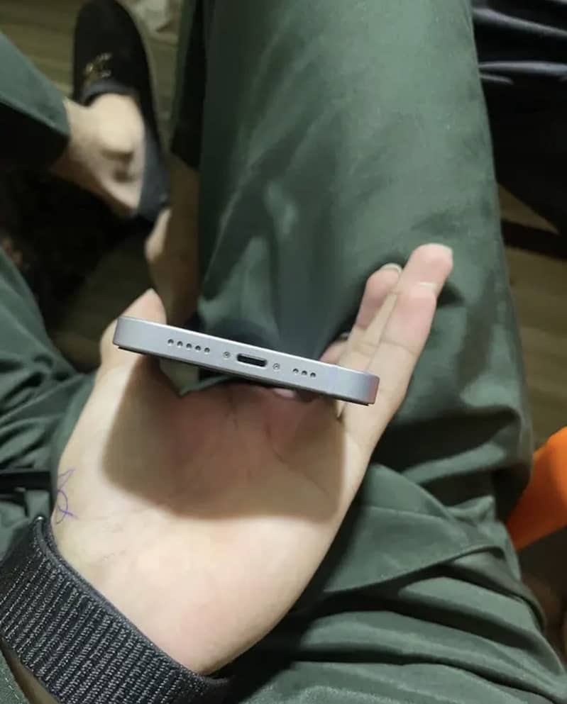 Apple iPhone 14 2