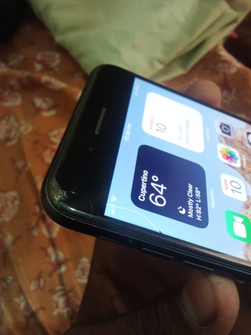 Apple iPhone 7 Plus 1