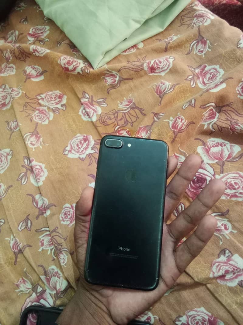 Apple iPhone 7 Plus 2