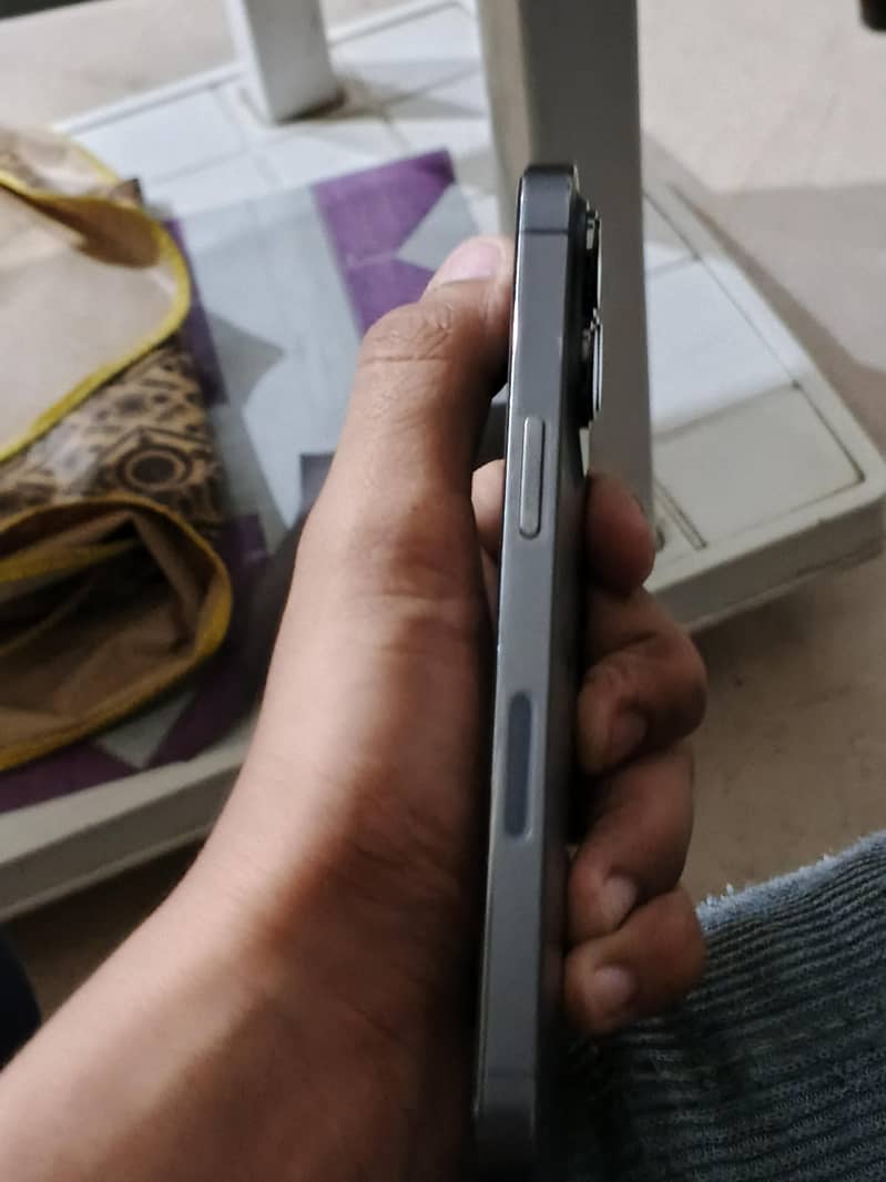 iphone 13  pro 5