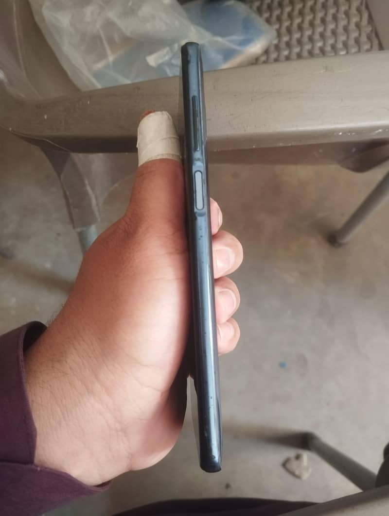 Xiaomi Redmi Note 9S 4