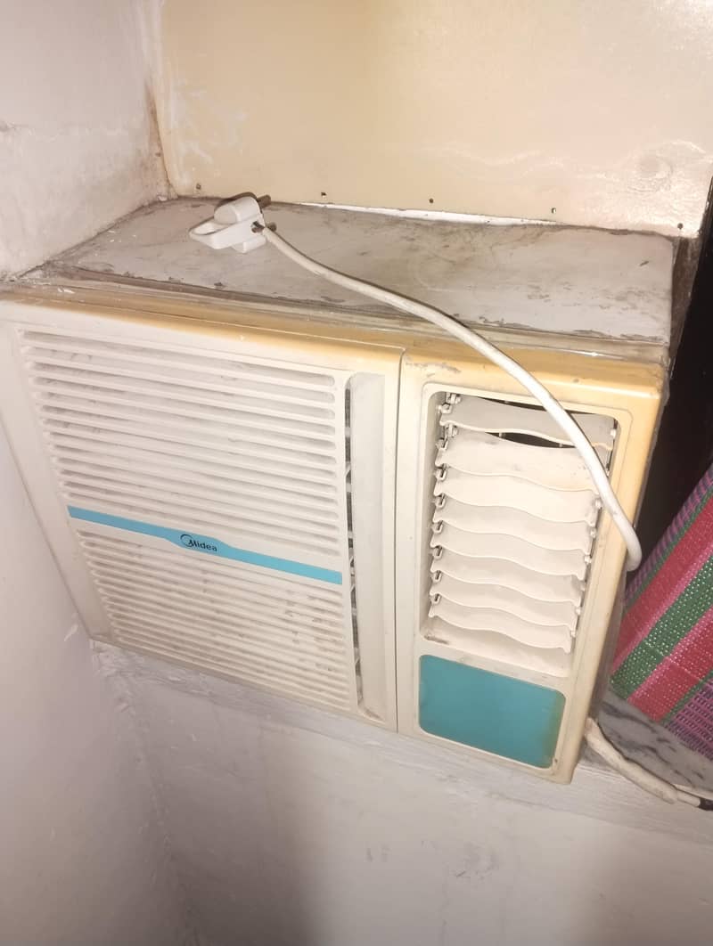 window AC (Midea) 1