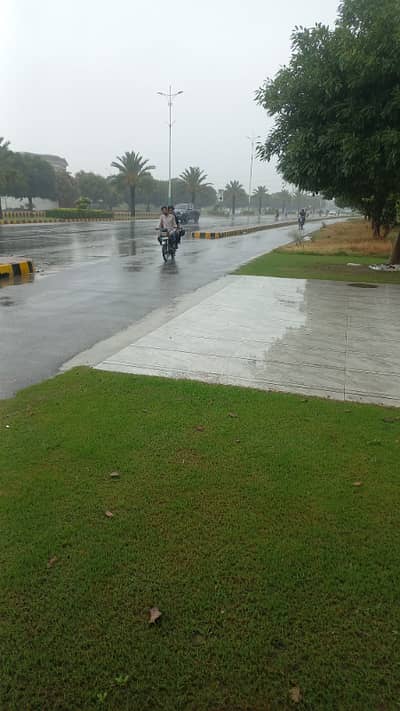 DHA PHASE 8 IVY GREEN Z3 CORNER 5 MARLA FACING PARK NEAR TO MAIN ROAD & MOSQUE POSSESSION COMING SOON