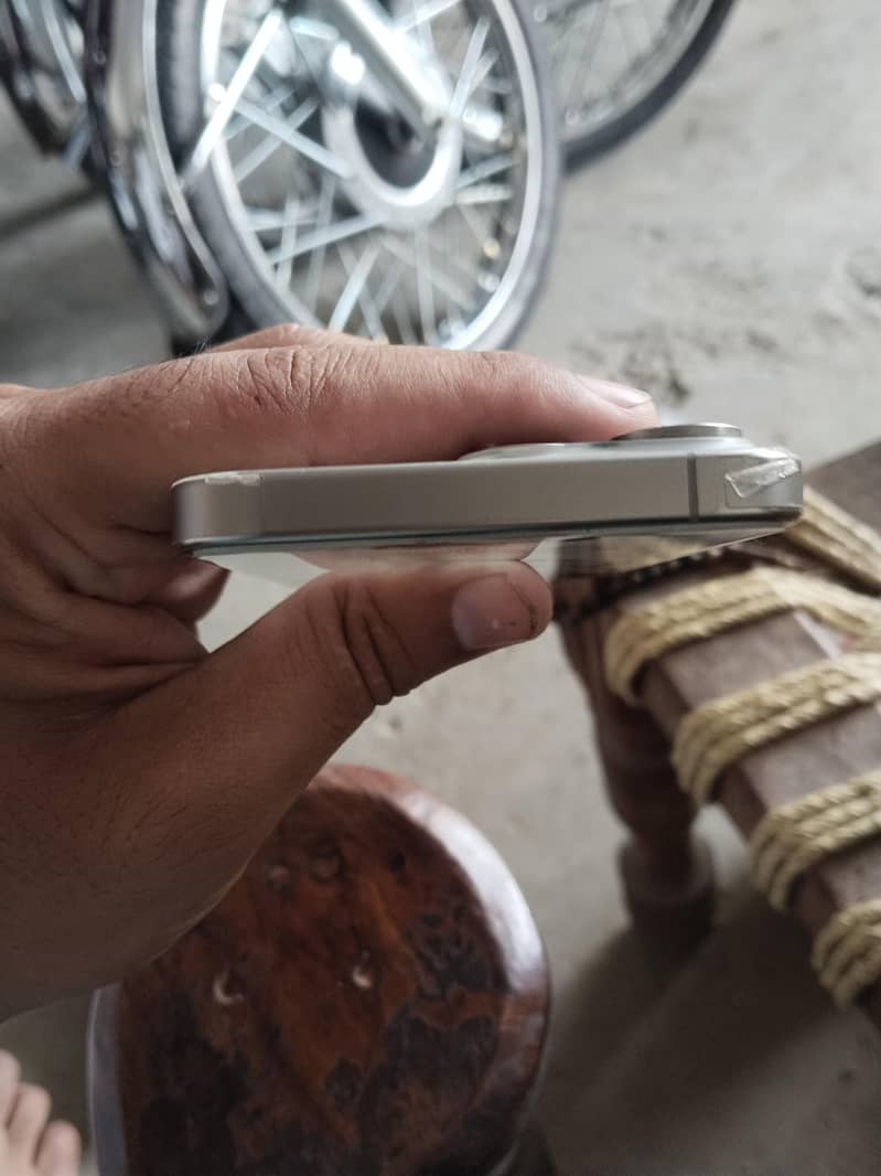 Apple iPhone 15 Pro Max JV ha 3
