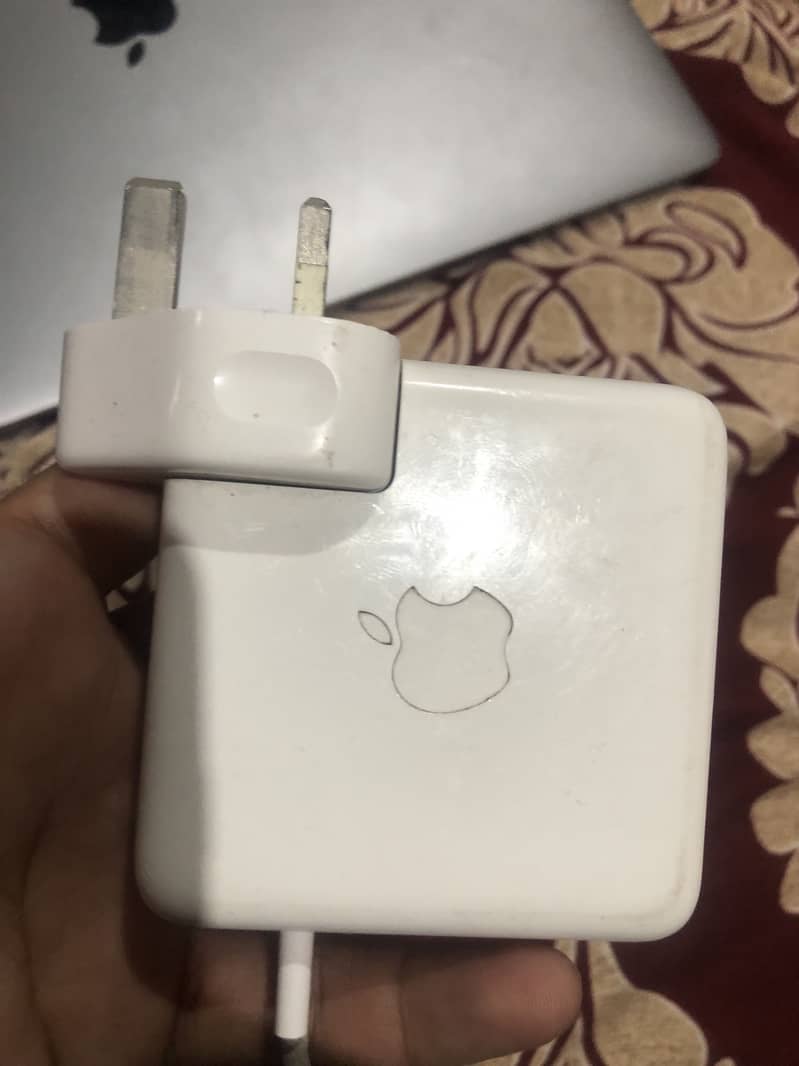 MACBOOK Pro 2016 9
