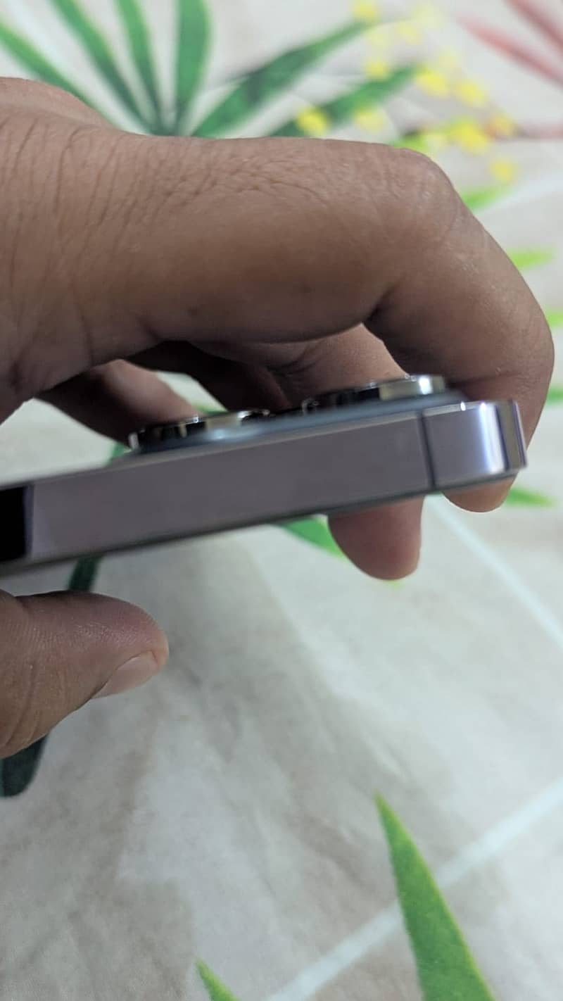 Apple iPhone 14 Pro 1