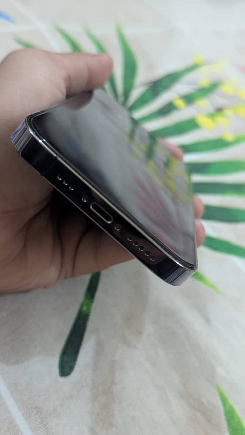 Apple iPhone 14 Pro 2