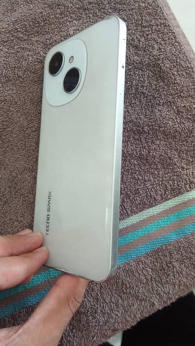 Tecno Spark Go 1
