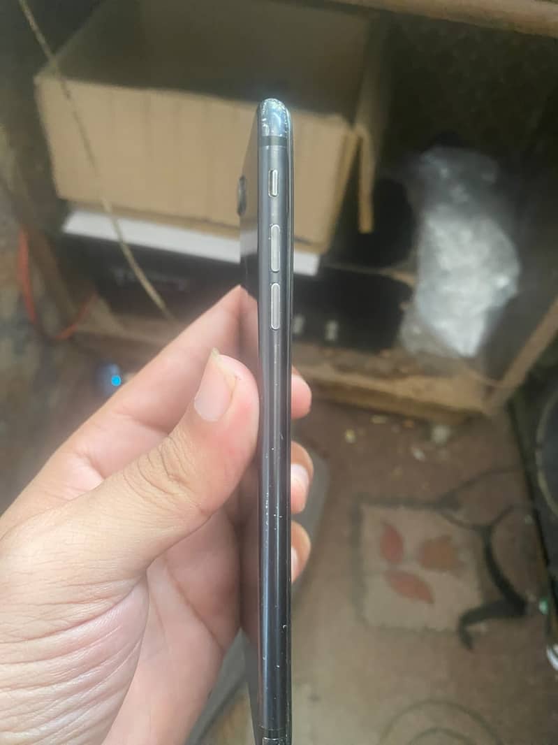 Apple iPhone 7 Plus 2