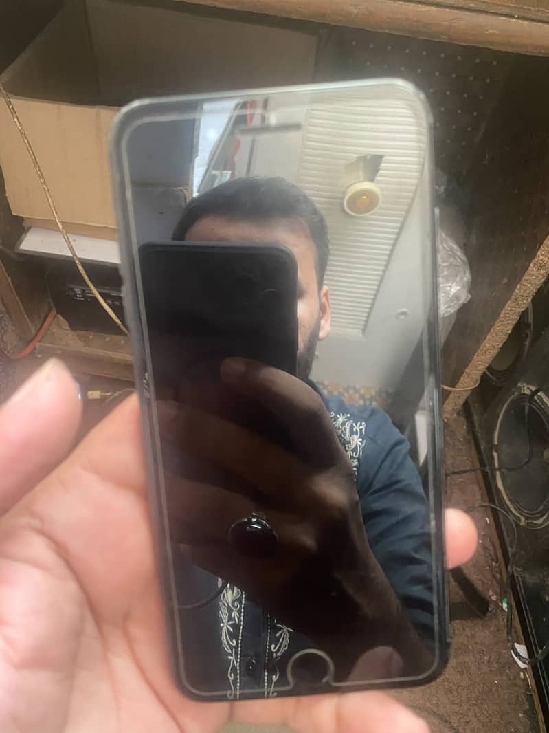 Apple iPhone 7 Plus 3