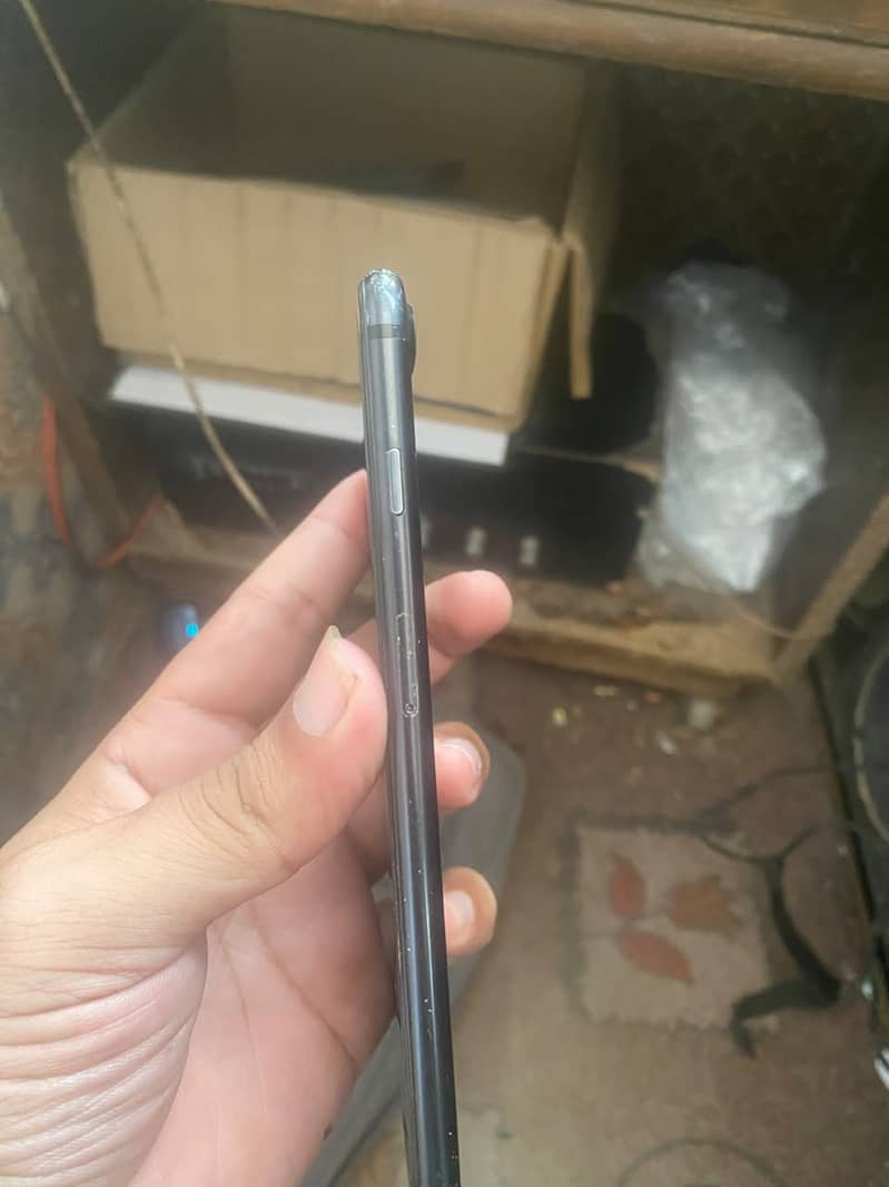 Apple iPhone 7 Plus 4