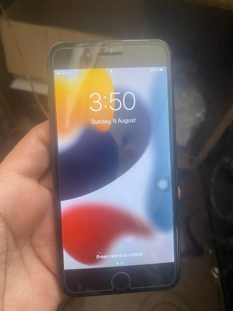 Apple iPhone 7 Plus 6