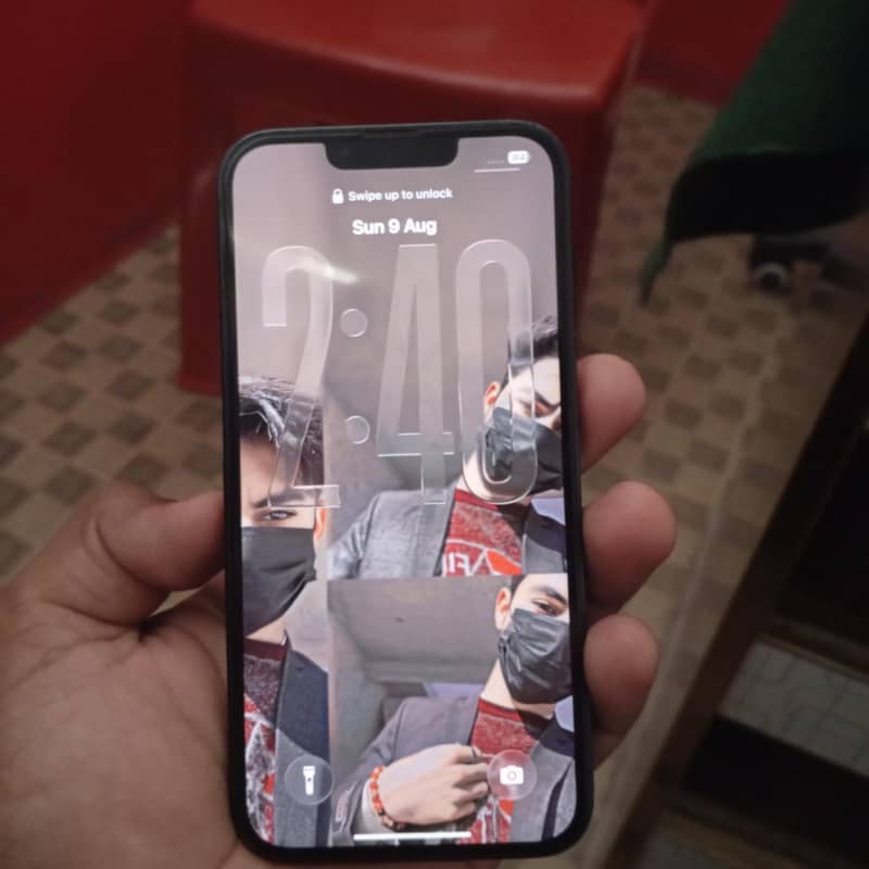 Apple iPhone 13 4