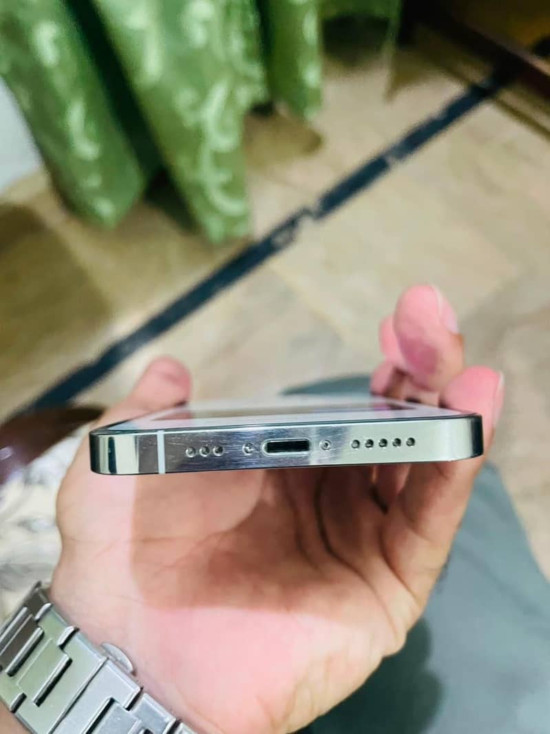 Apple iPhone 12 Pro 1