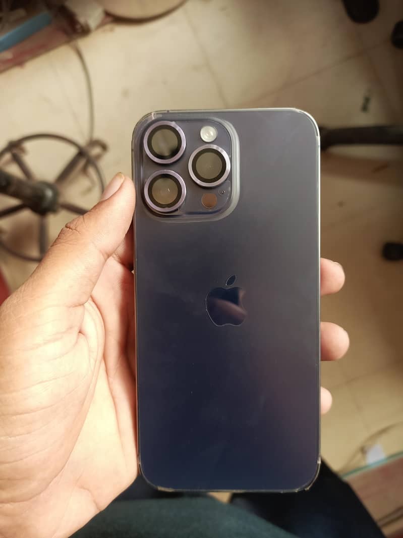 Apple iPhone 14 Pro Max 1