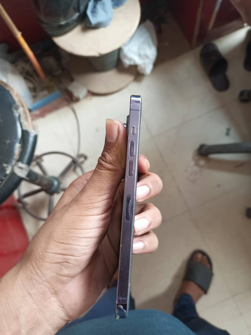 Apple iPhone 14 Pro Max 4