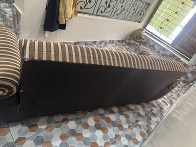 Sofa bad use condition but comfortable