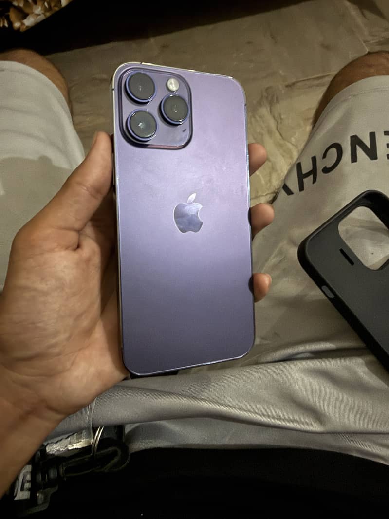 Apple iPhone 14 Pro Max 0