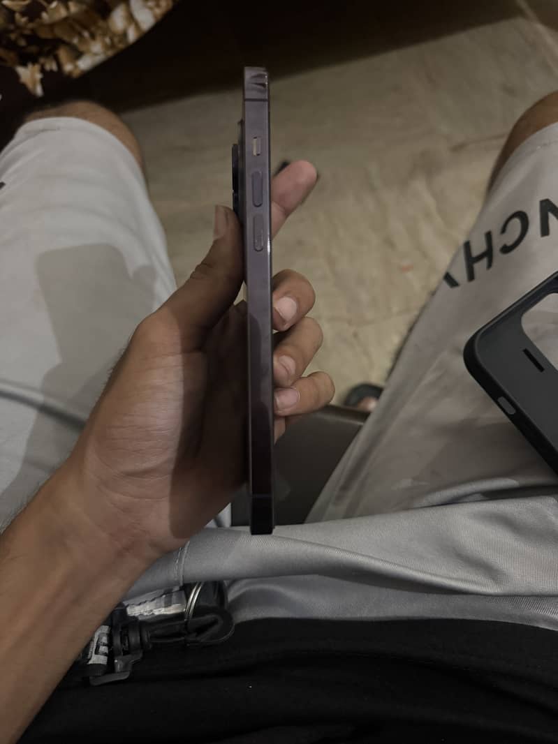 Apple iPhone 14 Pro Max 2