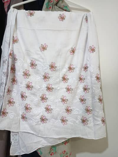 White Kashmiri Embroidered Chaddar
