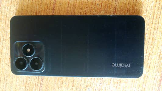 Realme C35