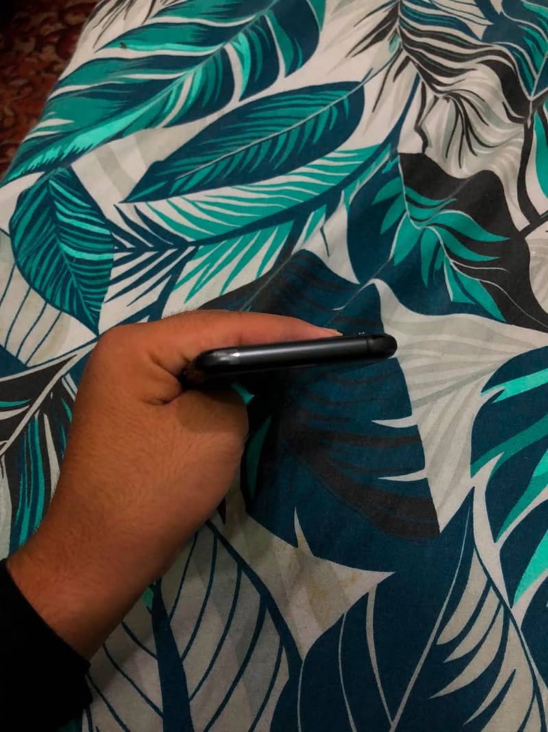 Apple iPhone 11 Pro 0
