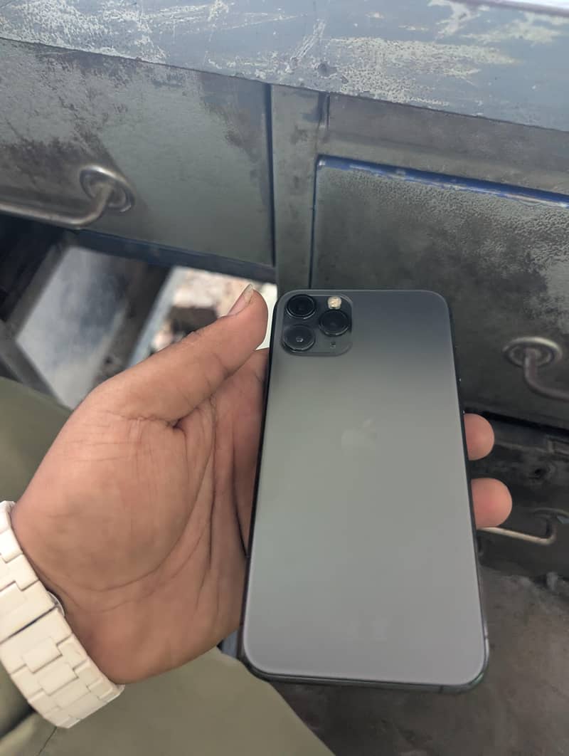 Apple iPhone 11 Pro 3