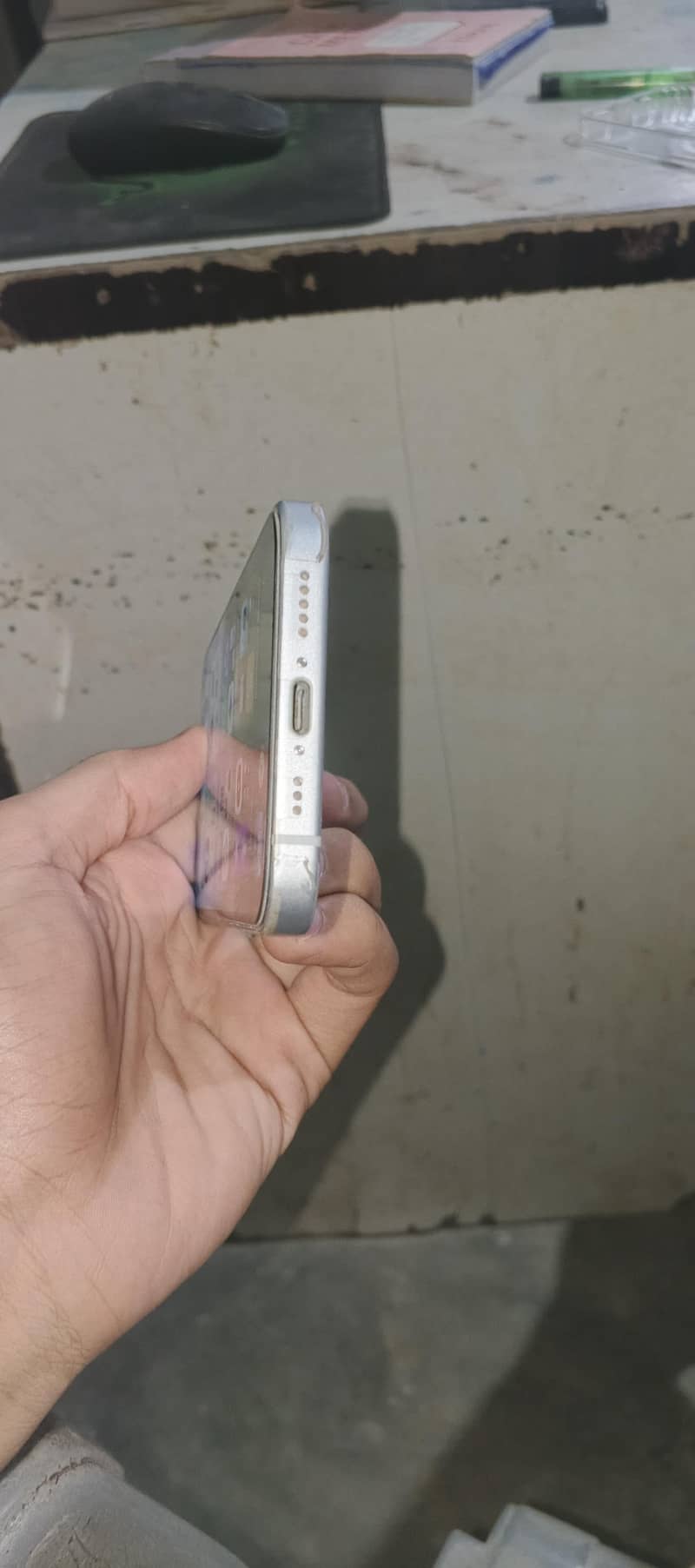 Apple iPhone 15 4