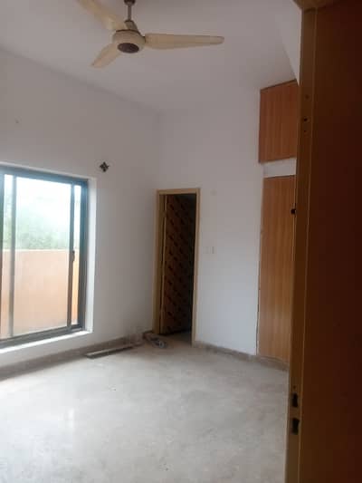 2 Bed Momty Accommodation in Pwd nearly ISB Highway