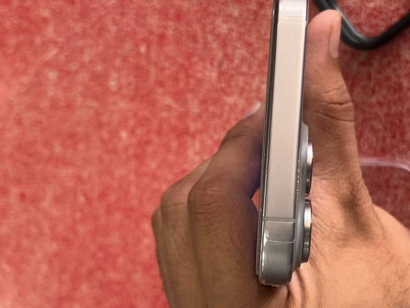 Apple iPhone 15 Pro Max 3