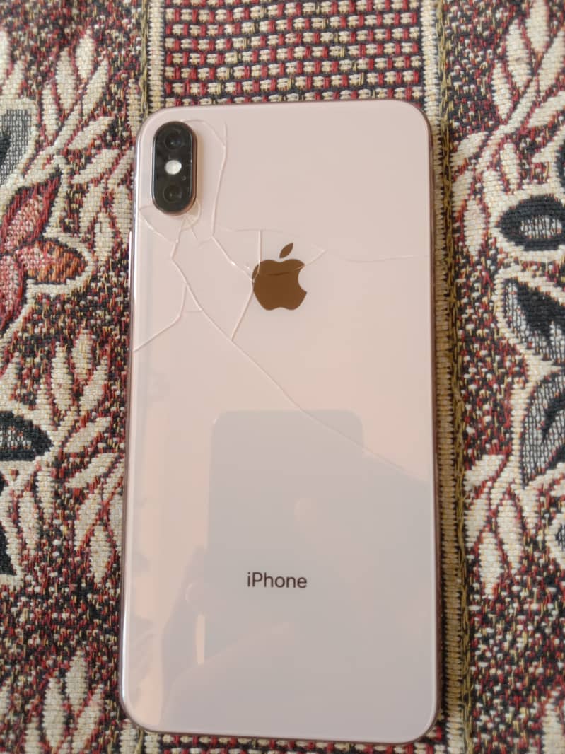 Apple iPhone XS Max 1