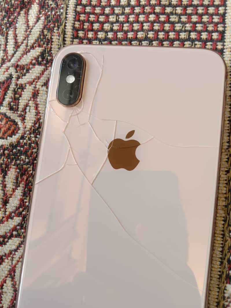 Apple iPhone XS Max 3