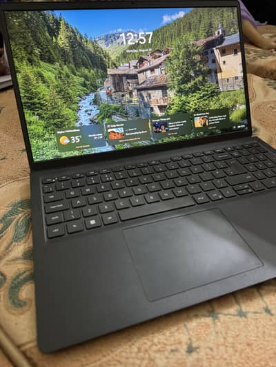 Dell Ryzen 5 5625u.