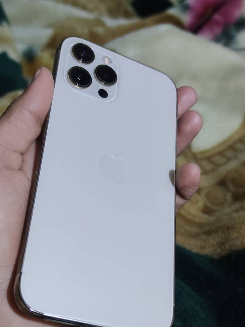 Apple iPhone 12 Pro Max 3