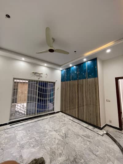 Ideal Location With Gas & Car Parking