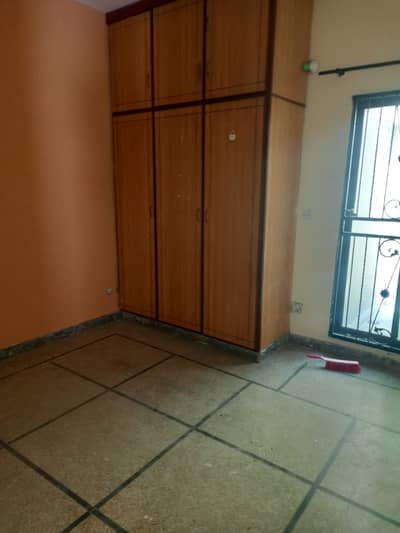 Ready To Buy A Upper Portion 5 Marla In Gurumangat Road