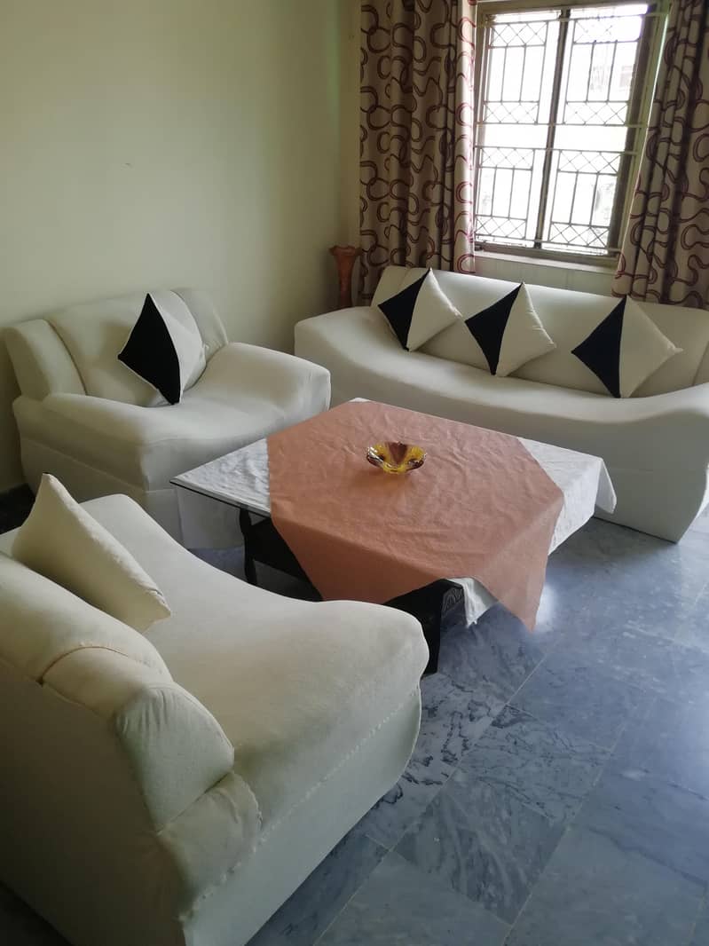 Beautiful Sofa Set 0