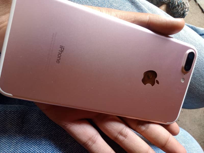 Apple iPhone 7 Plus 1