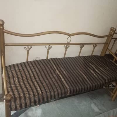 5 seter sofa set good condition and foam qulity good