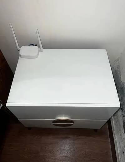 2 side tables