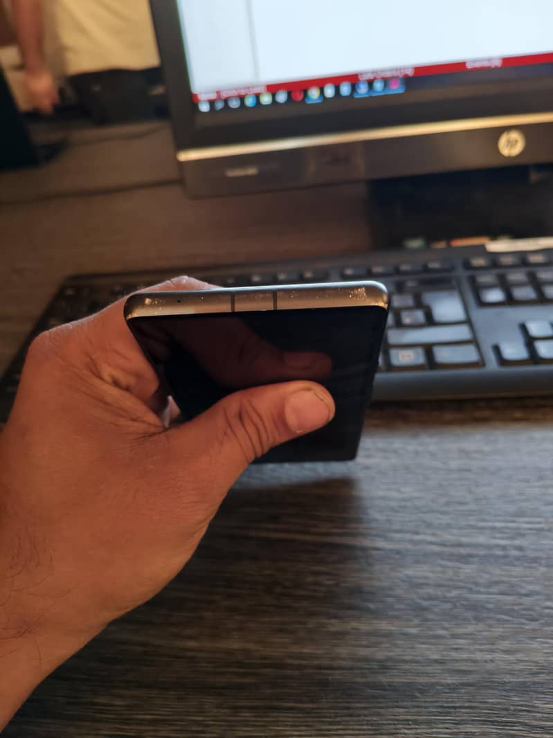 Google Pixel 7a 2