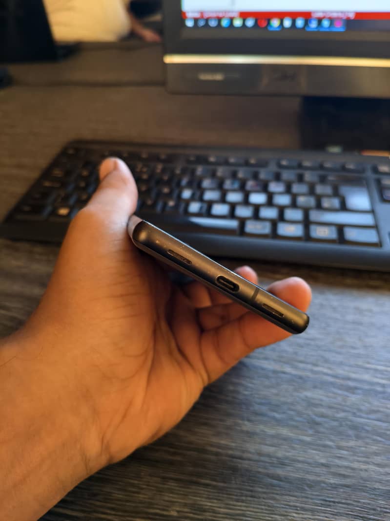 Google Pixel 7a 5