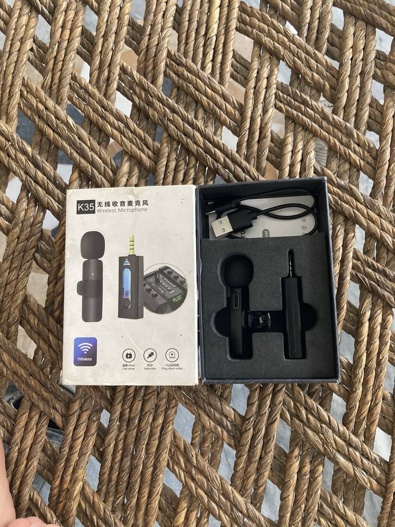Wireless microphone 4