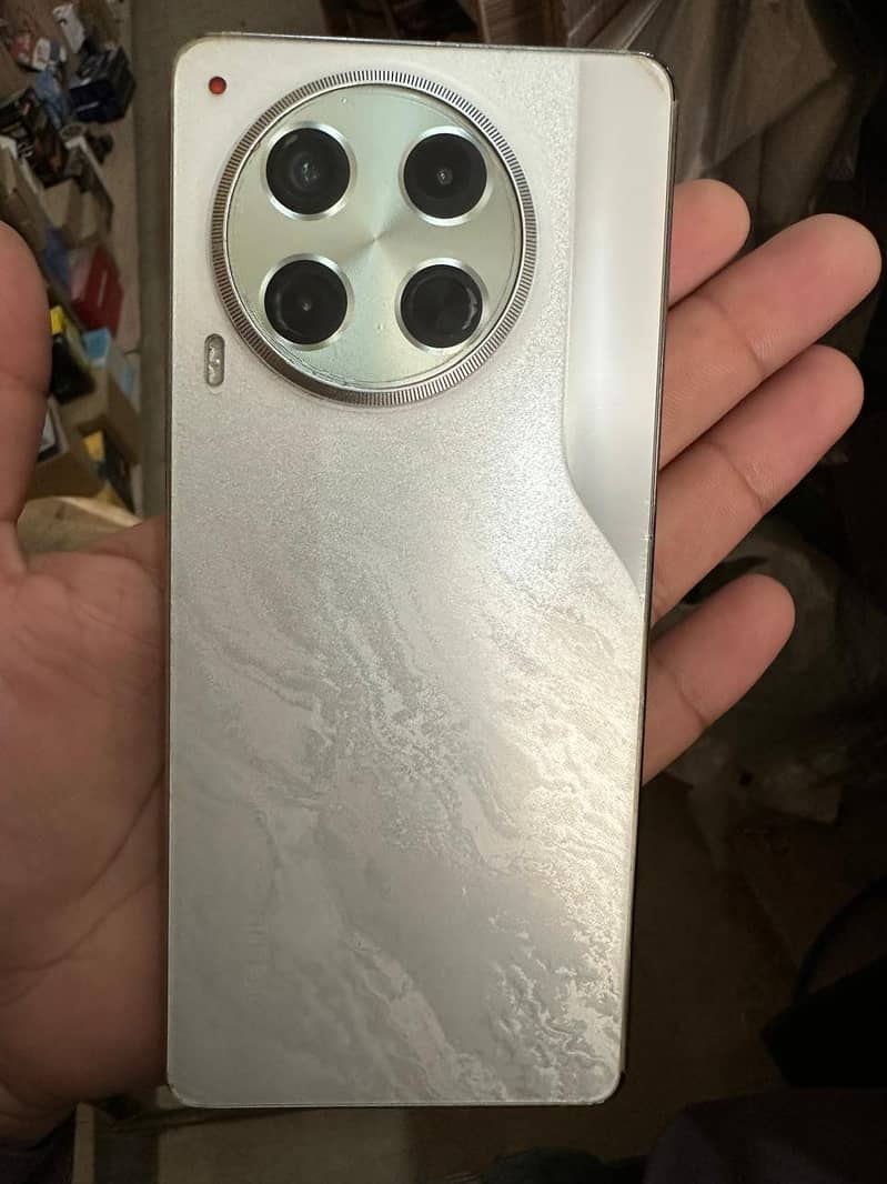 Tecno CAMON 30 4