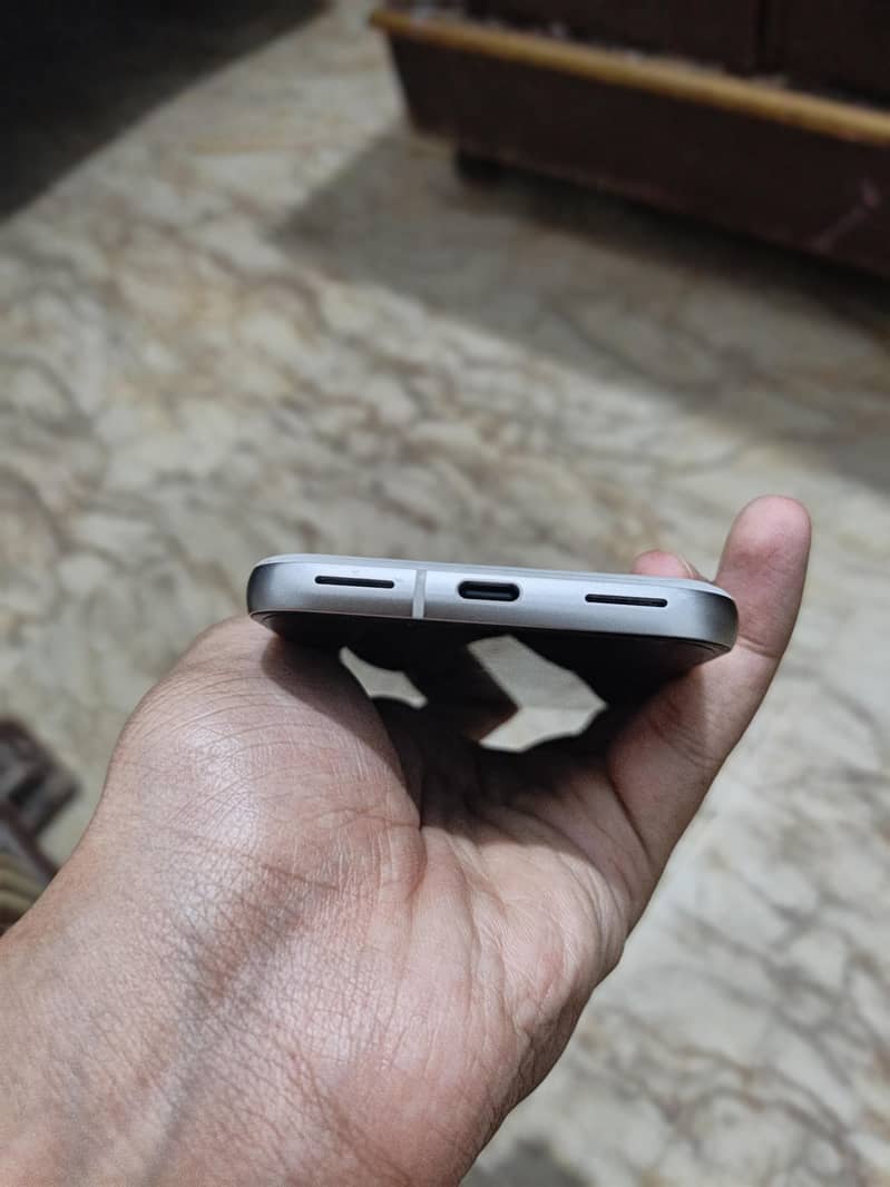 Google Pixel 8a 3