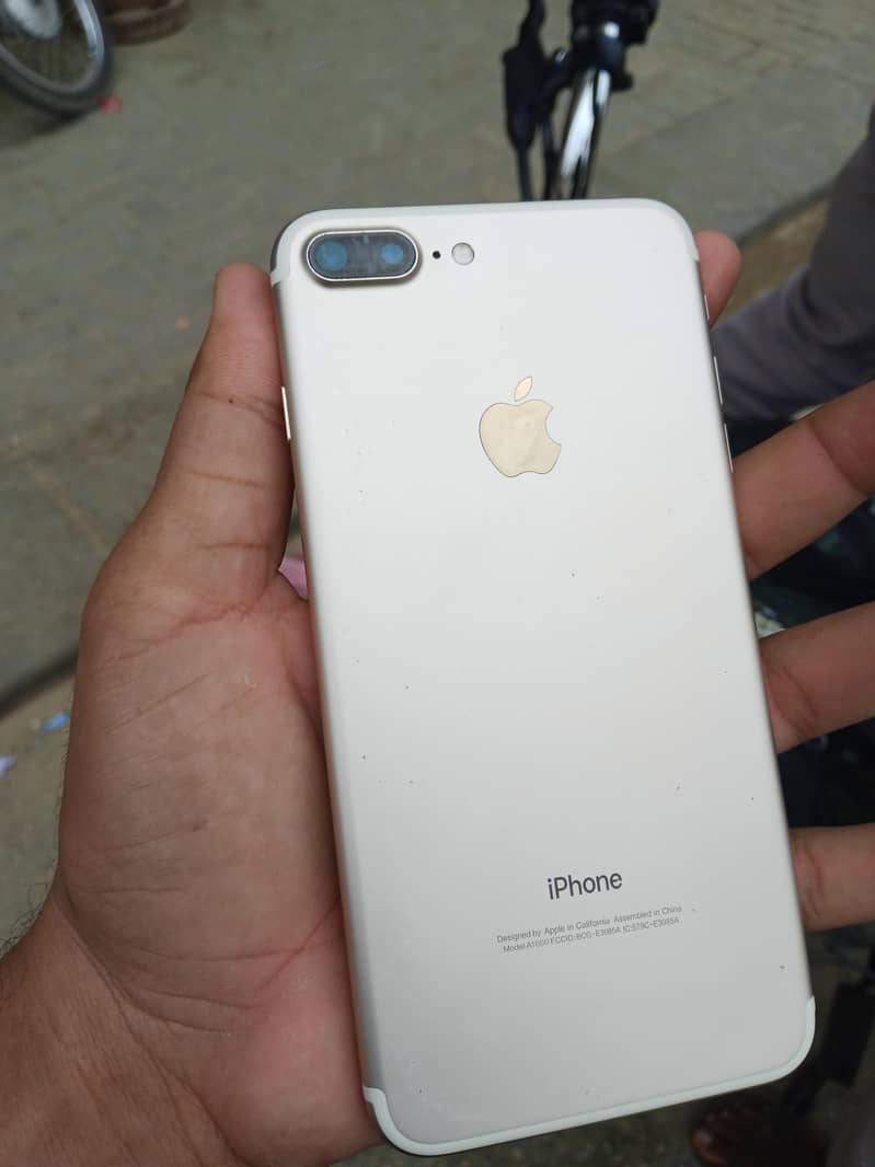 Apple iPhone 7 Plus 0