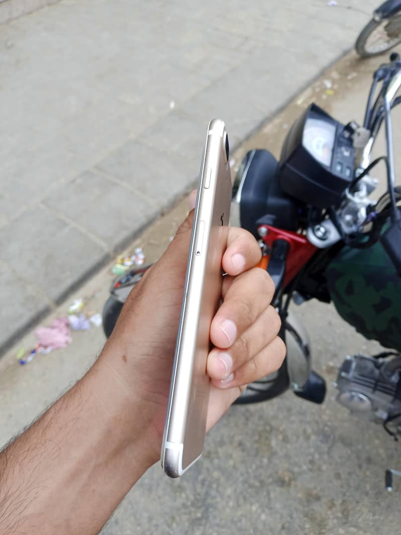 Apple iPhone 7 Plus 1