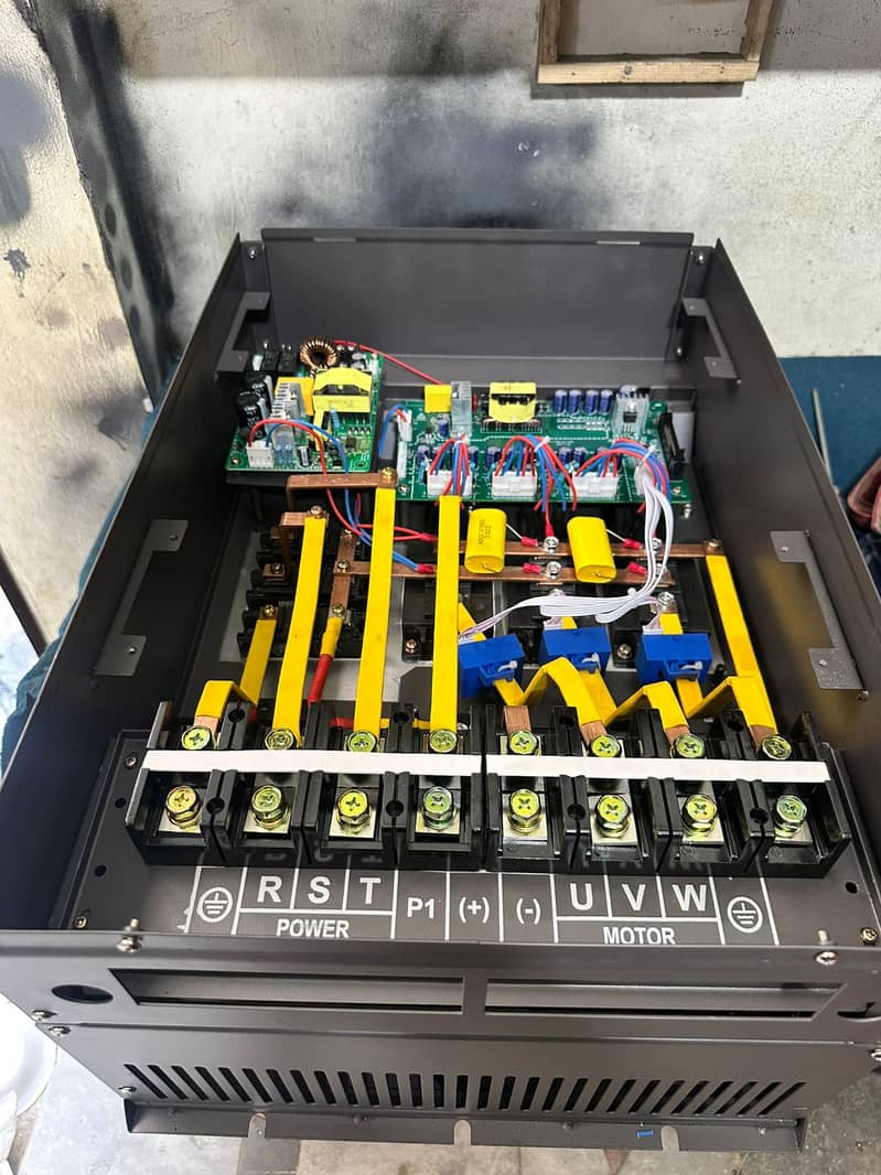 Industrial VFD Drive/3 Phase Solar Inverter for Ata Chakki/Tubewall 2